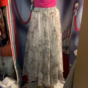 NWT Womens med skirt lined with floral design